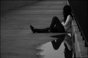 sad-alone-girl-black-and-white-water